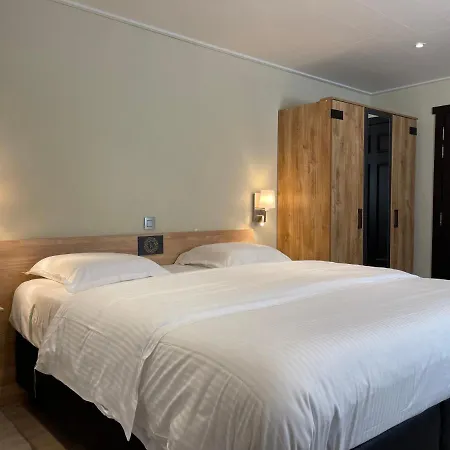 מלון (adults Only) 3*